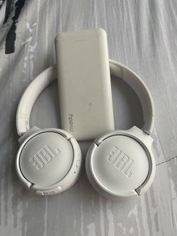 Power bank & Headphones