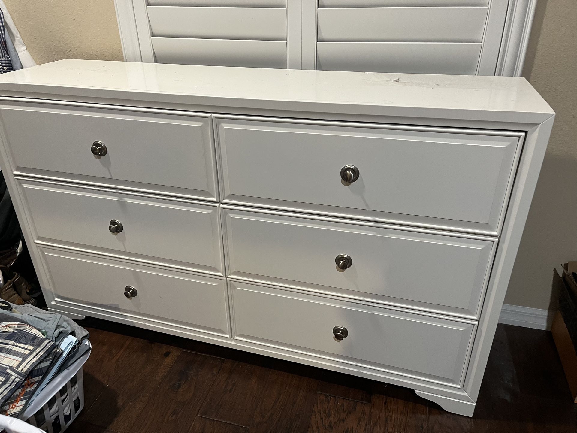 Dresser