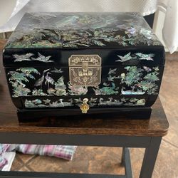 Korean mother of pearl jewelry box", "najeonchilgi", "lacquerware peacock crane", "handmade Asian jewelry chest".