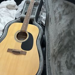 Acoustic Guitar/case 