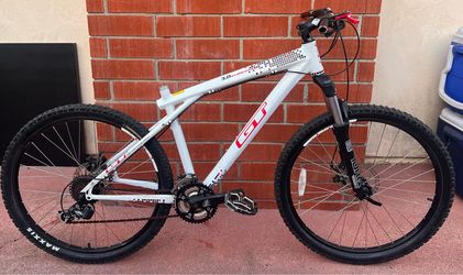 GT Avalanche 3.0 All Terrain Mountain Bike