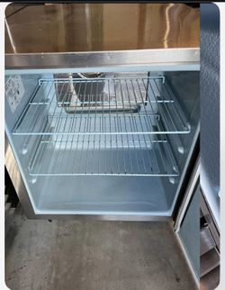 EXCELLENT CONDITION UNDERCOUNTER ONE DOOR REFRIGERATOR