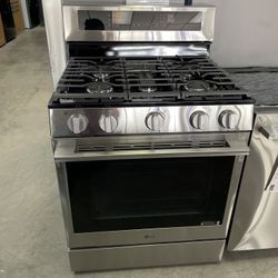 LG 30” Gas Freestanding Range In Stainless Steel