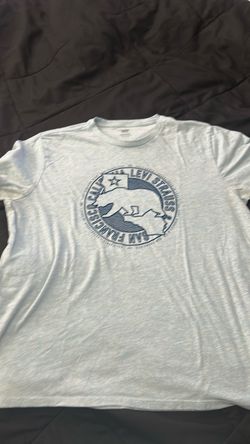Men’s Levis shirt