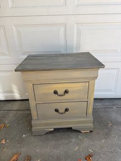 FREE nightstand