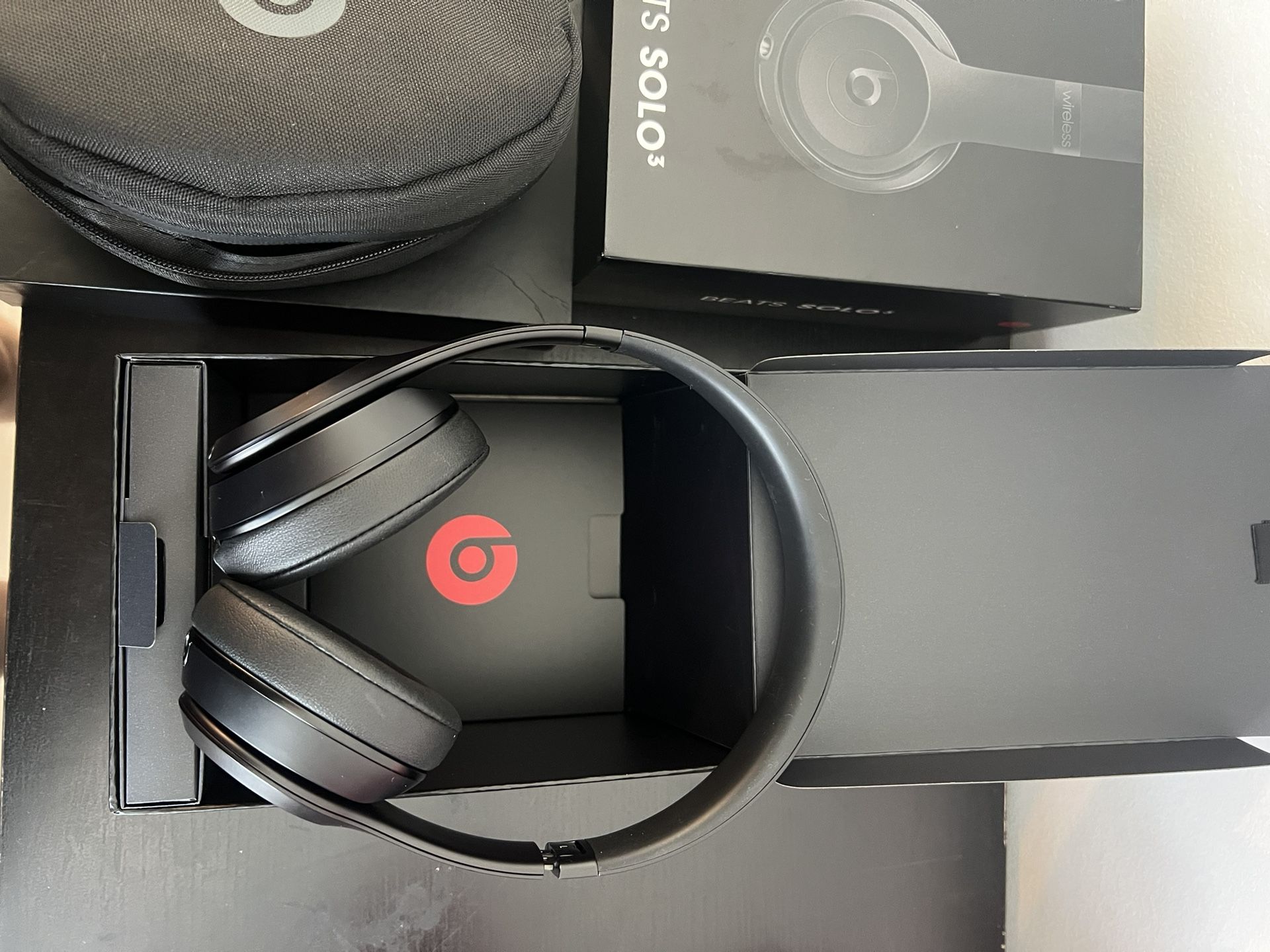 beats solo 3 headphones