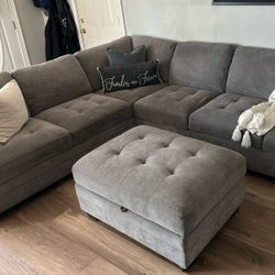 Sectional Couches 