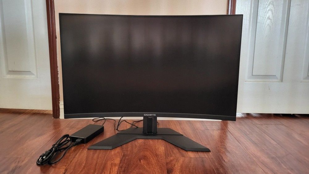 Gigabyte M32UC 32" 144Hz (160Hz OC) 4K UHD Curved VA LED Gaming Monitor