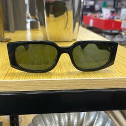 GUCCI Women’s Sunglasses, Black