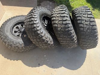 37” Jeep wheels