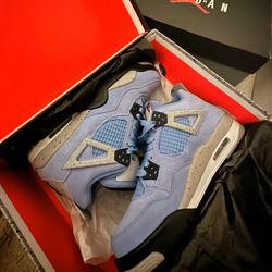 Air Jordan 4 Retro University Blue 