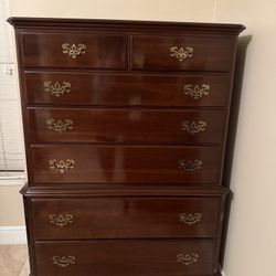 1970s Ethan Allen Classic Manor Chest Of Drawers