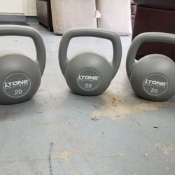 pesas 20 lb cada una  40 x las 3