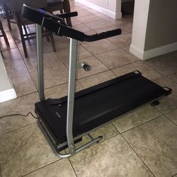 MERAX ELECTRIC TREADMILL