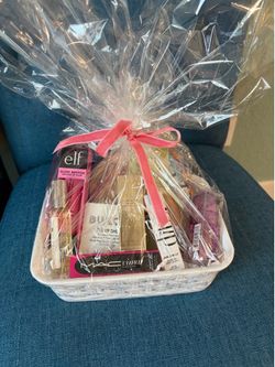 Make up basket