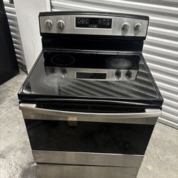 Stove Amana . Price Including Delivery 