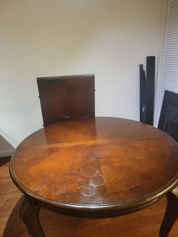 Extended dining table up to 8 no chairs