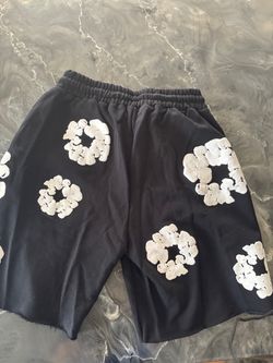 M- DENIM TEAR SHORTS