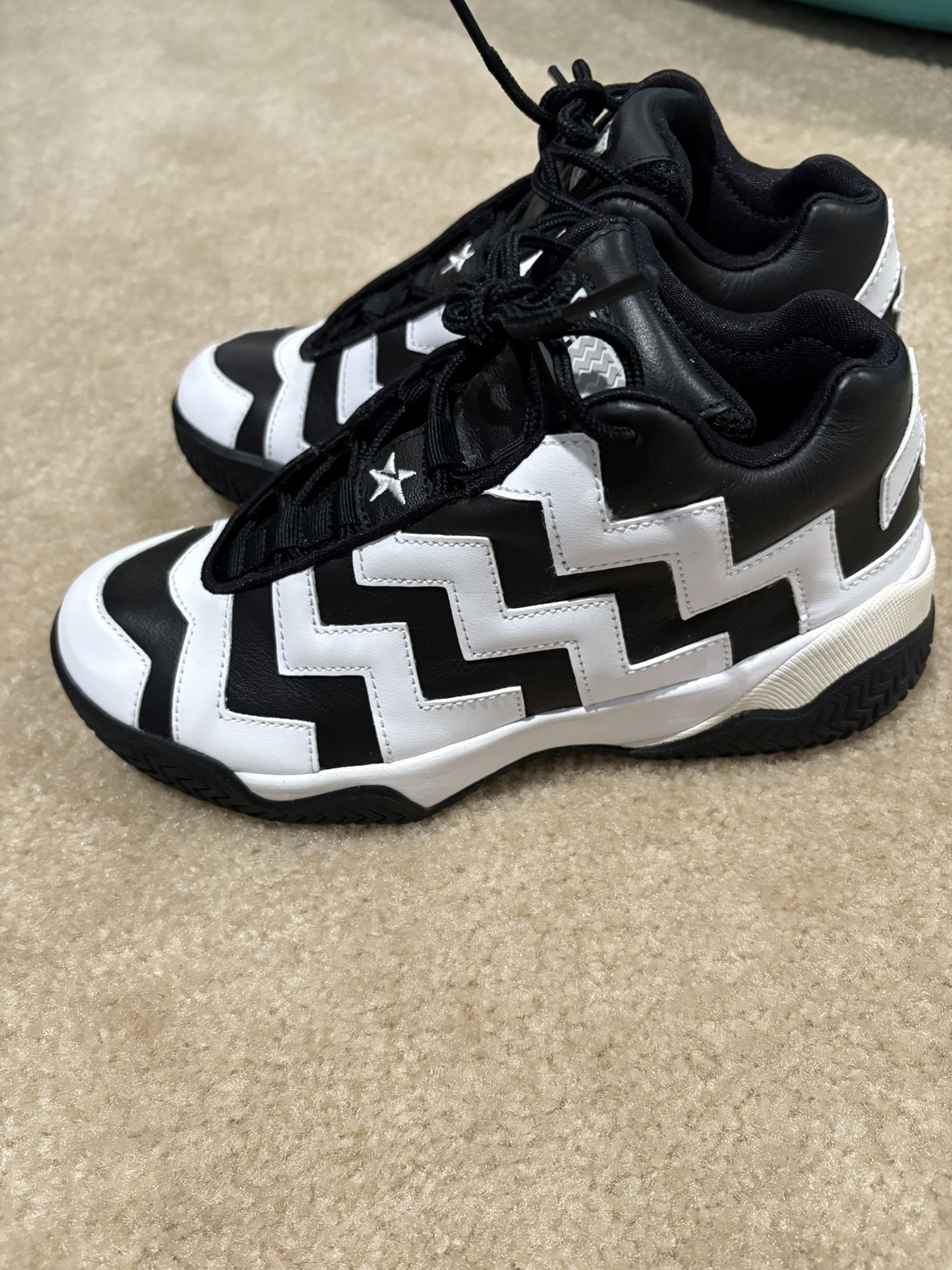 Converse Sneaker Size 7W /5M