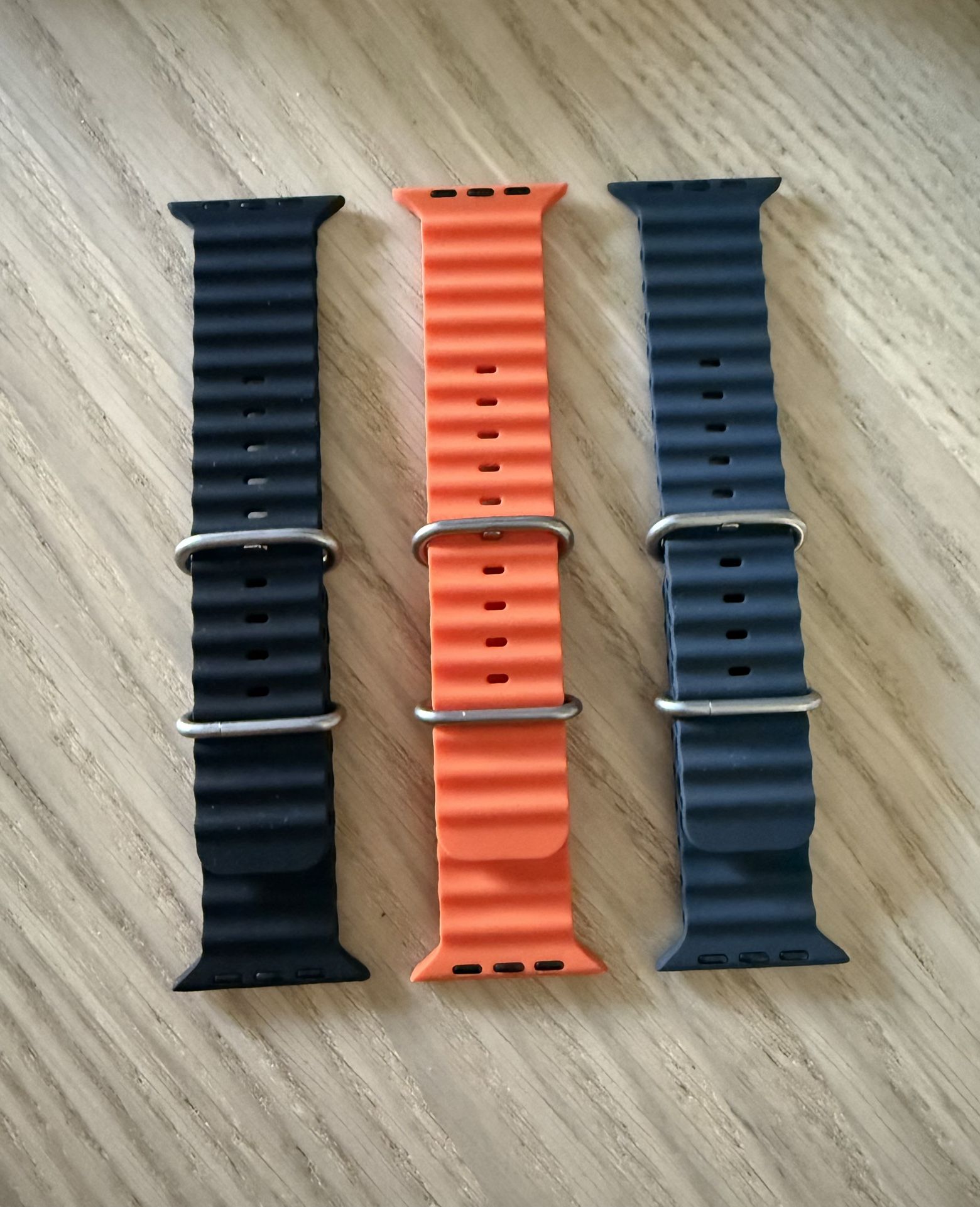 Apple Watch Ultra 49mm Ocean Band - Natural Titanium Finish
