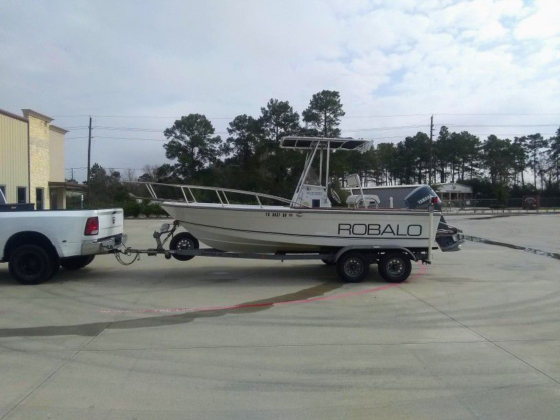 20' Robalo Center Console Fishing Boat