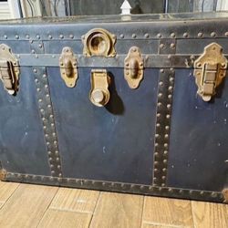 Everwear 1920’s Truck Steamer Storage Vintage Farmhouse Antique