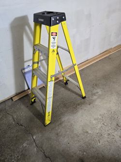 4 Ft Step Ladder, Husky, Lightly Used, Good Condition 