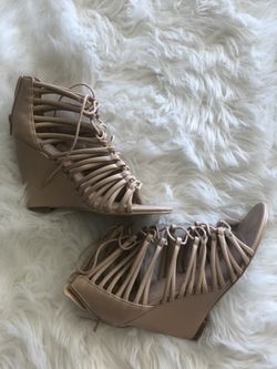 Express tan wedges