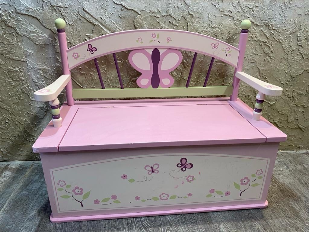 Children’s Bench Seat with Storage - Delivery For a Fee -See My Other Items 😃