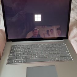 Microsoft Surface Laptop 