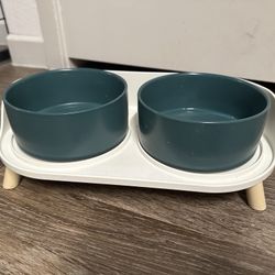 Dog Bowl Set With Stand