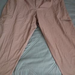 WOMEN'S   CLOTHING  FOR RESALE LOT OF 50 PIECES TOPS AND BOTTOMS 