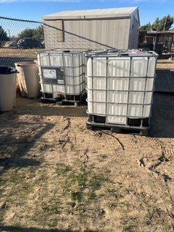 275 Gallon Liquid Storage Containers