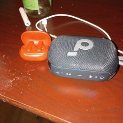 Wireless Earbuds And Bluetooth Speaker With One Lightning Cable