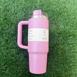 Sizzling Pink Stanley Cup 30 oz Target Exclusive for Sale in West Covina,  CA - OfferUp