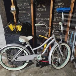 Huffy Beach Cruiser BIKE