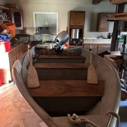 14’ Gregor Aluminum Fishing Boat with Like-New Honda 9.9hp Motor 