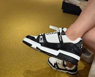 LV trainers shoes size 42