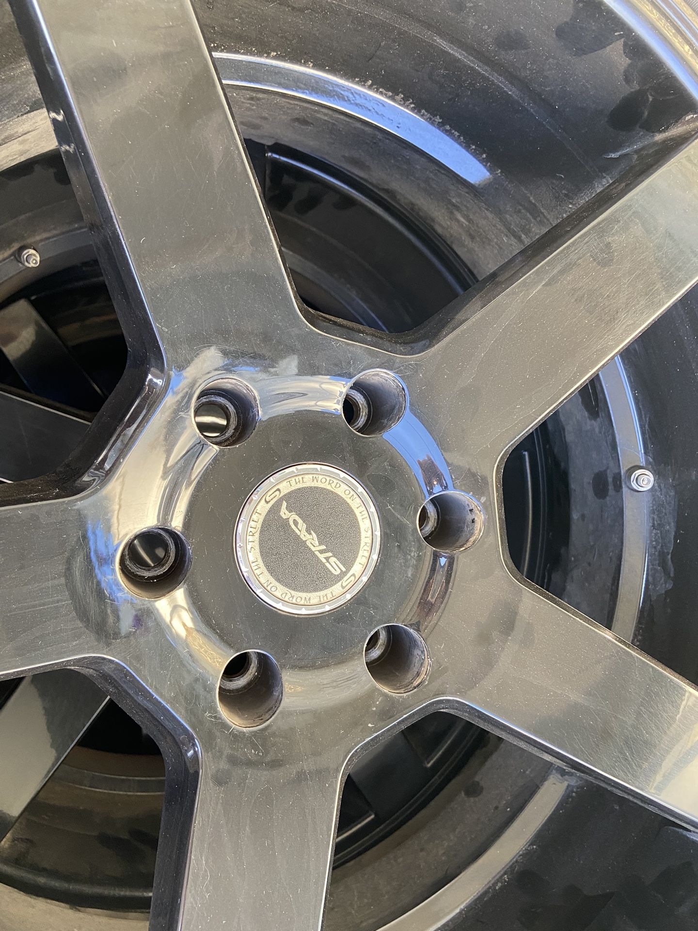 chevrolet rims size 22s 6 lug nuts for Sale in Simi Valley, CA OfferUp