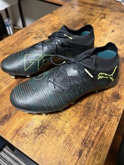 Soccer cleats puma future 8 pro
