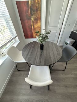 ⭐ “Modern Round Dining Table with 4 Chairs – Excellent Condition”