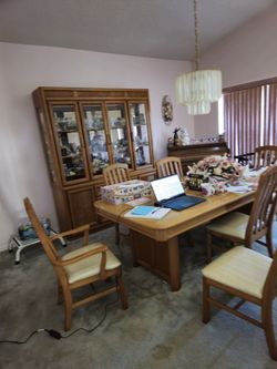 Beautiful Diningroom Set