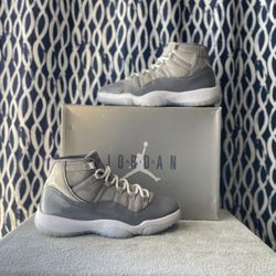 ⭐️ 2021 Jordan 11 ‘Cool Grey’ (men size: 9.5) ⭐️