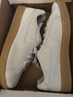 Women’s Nike Court Royale Suede Size 9