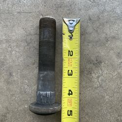 Heavy Duty Truck Wheel Studs