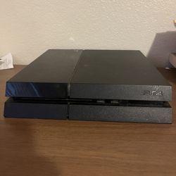 Play Station 4 Regular Model 