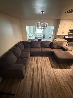 Large Grey Fabric Sectional coach with Chaise