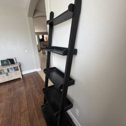 Leaning Bookshelf 