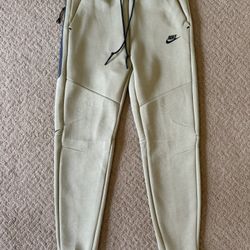 NEW Nike Sportswear Tech Fleece Men’s Joggers Neutral Olive Size Small