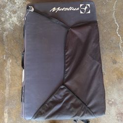 Metolius crash pad climbing